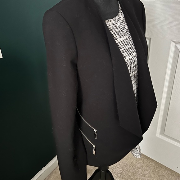 Vince Camuto blazer Size 2 / EUC main image 1